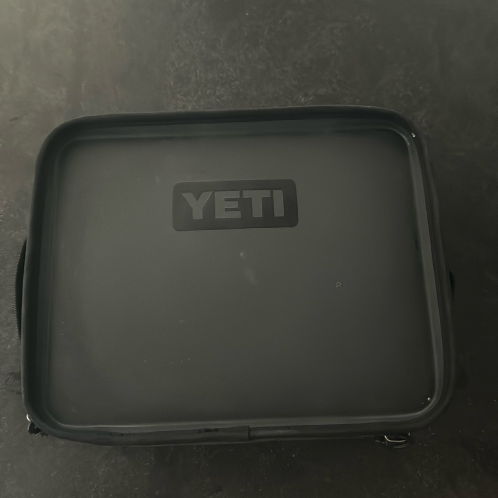 Yeti lunchbox